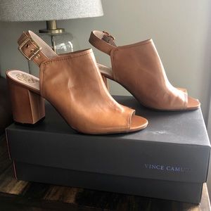 BNIB Vince Camuto Leather Brianny Fudge